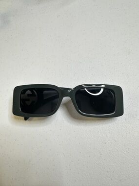 Gucci Gray Rectangular Logo-Accent Sunglasses